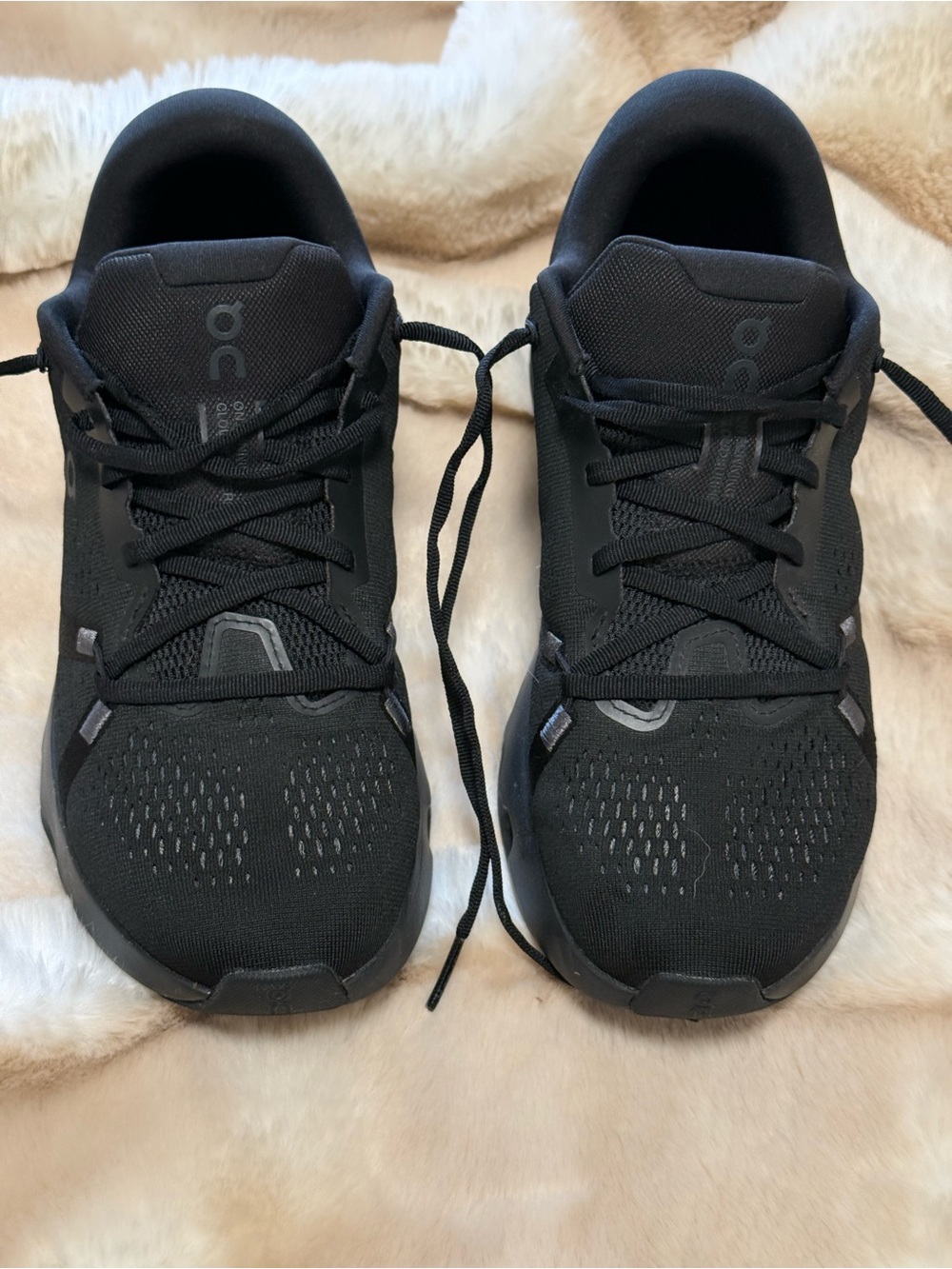 On Running cloud-surfer Men's Black Sneakers - Picture 2 of 5